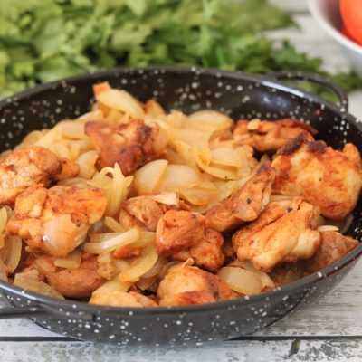Pan-Fried Chicken and Onions
