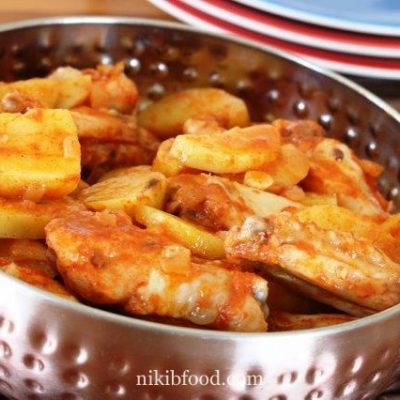 Wings and potatoes in the microwave