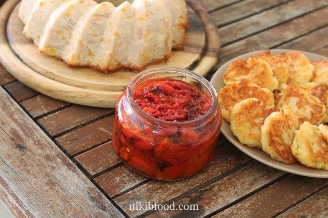 Marinated roasted peppers / Photo : nikib Marinated roasted peppers