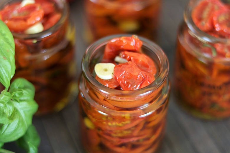 Sun Dried Tomatoes in Olive Oil
