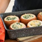 Garlic bread with spinach and cheese
