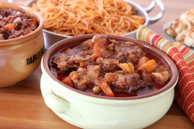Beef stew with dried fruit recipe