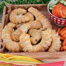 Savory Yeast Roll with Spinach and Cheese